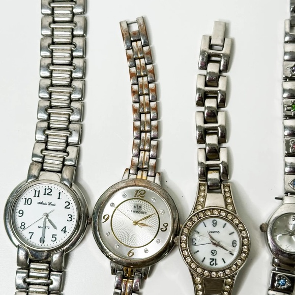 LOT of 5 Fashion Wrist Watches | NOT TESTED - Picture 4 of 10